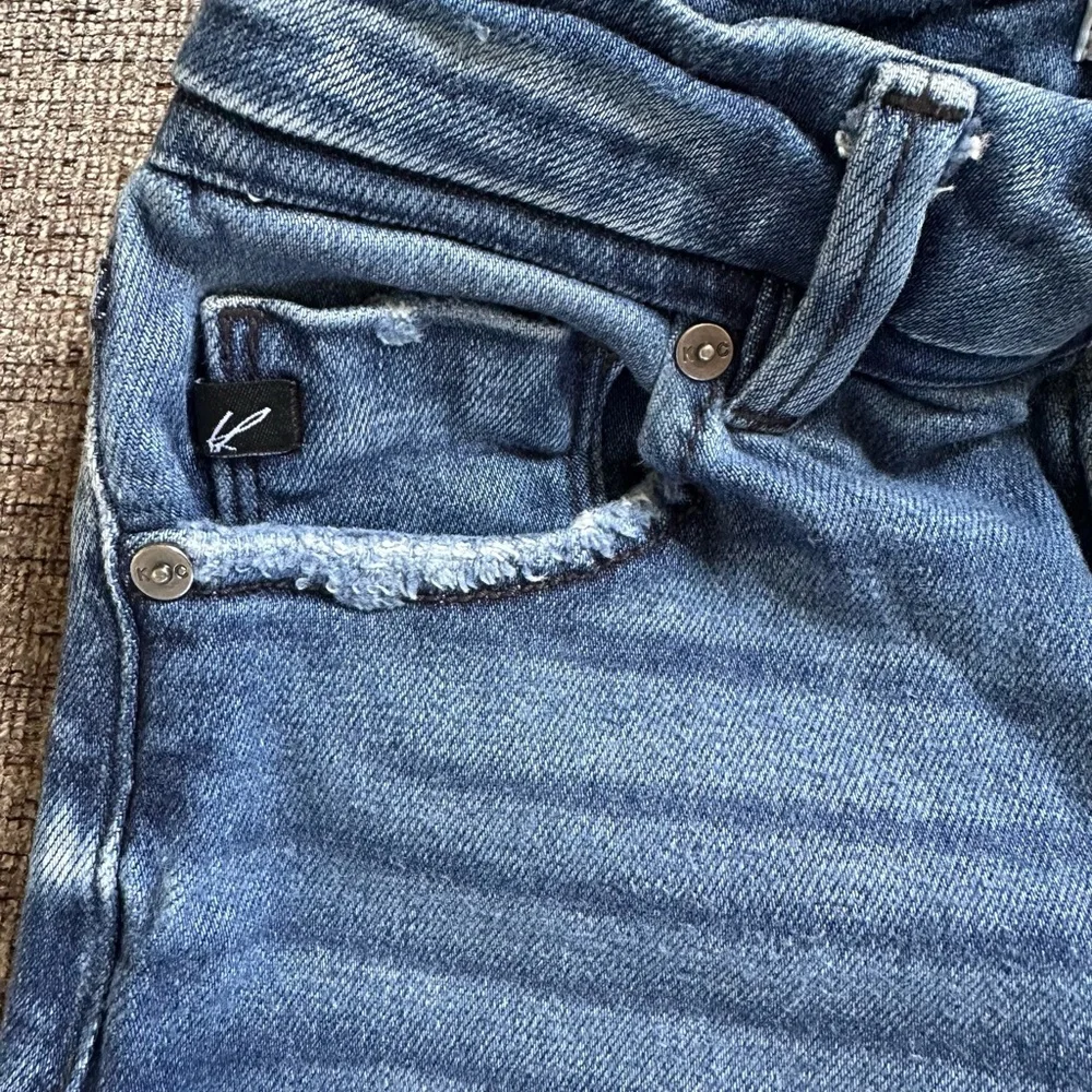 KanCan slight distress jeans - Picture 4 of 6